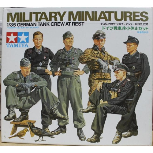 1/35 GERMAN TANK CREW AT REST
